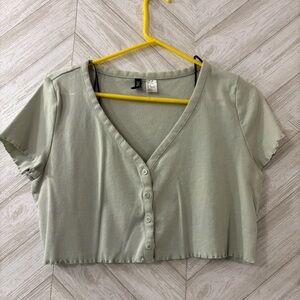 H&M Light Green Button-Up Crop Top